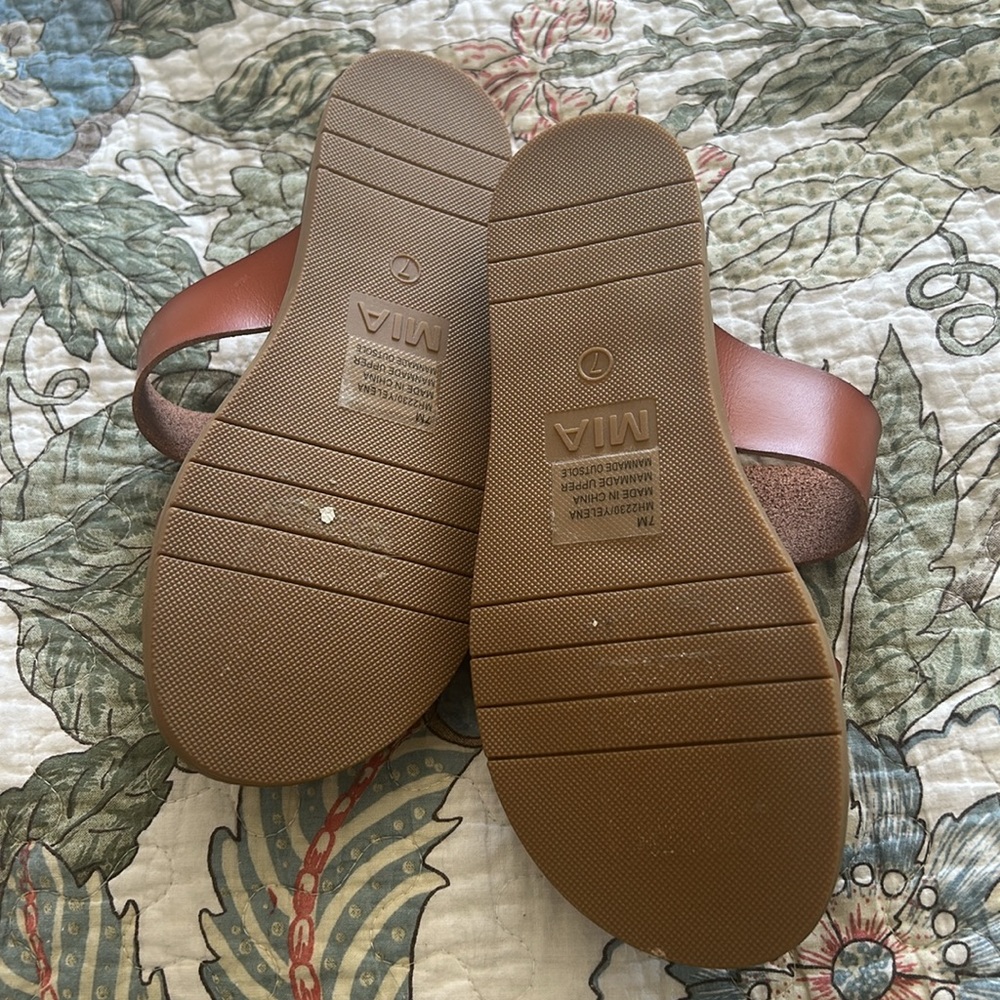 MIA sandals - Picture 2 of 4